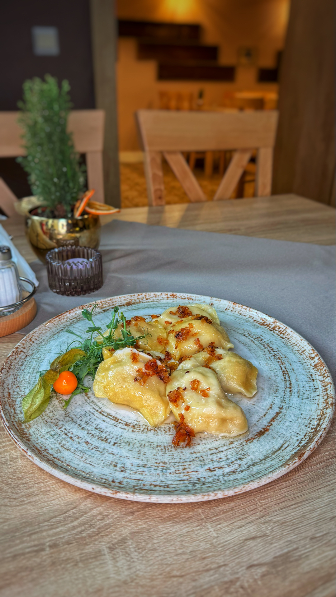 Pierogi ruskie z omastą z cebuli